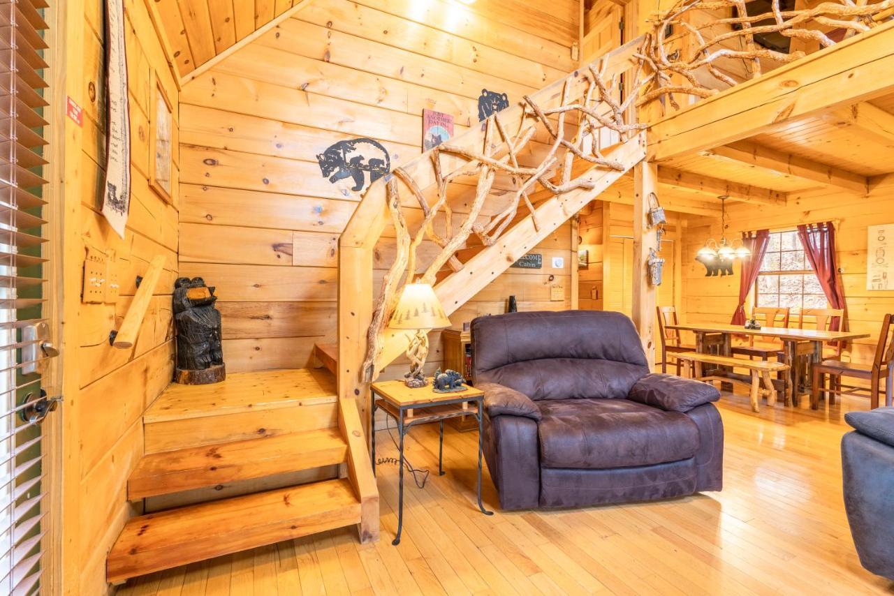 Moonshine Ridge Cabin With Hot Tub And Fire Pit Pigeon Forge Exterior photo